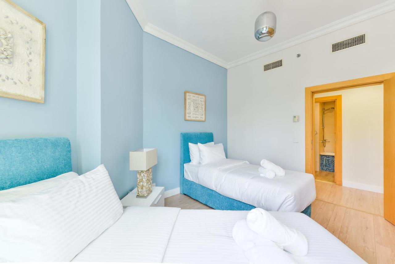 Shoreline - Beachfront Luxury Palm Jumeirah - Free 5* Access अपार्टमेंट *